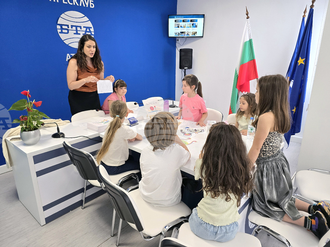 Национален пресклуб на БТА - Атина - Весела Атанасова - книга - представяне