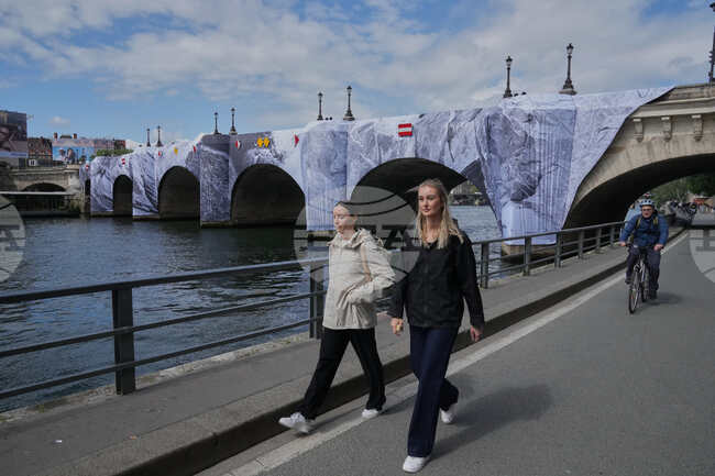 France Wrapped Bridge