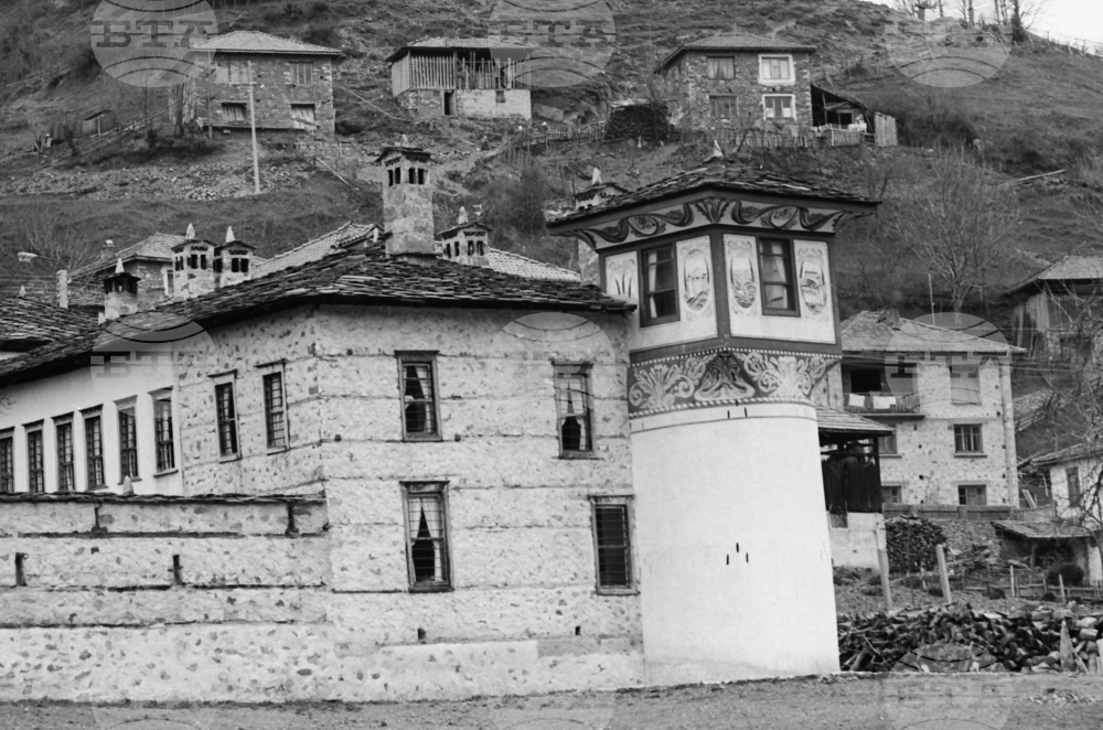 Агушеви конаци