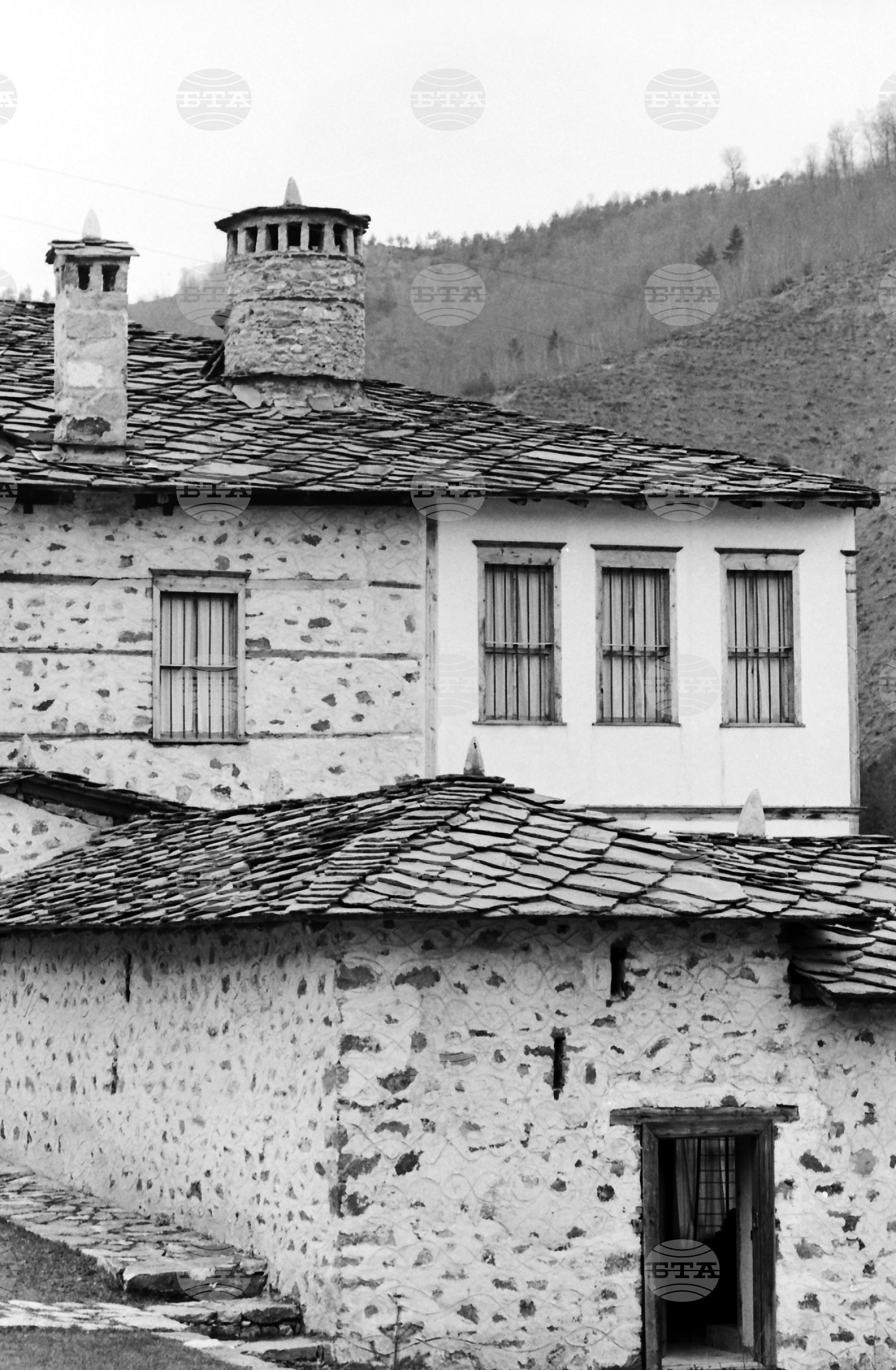 Агушеви конаци