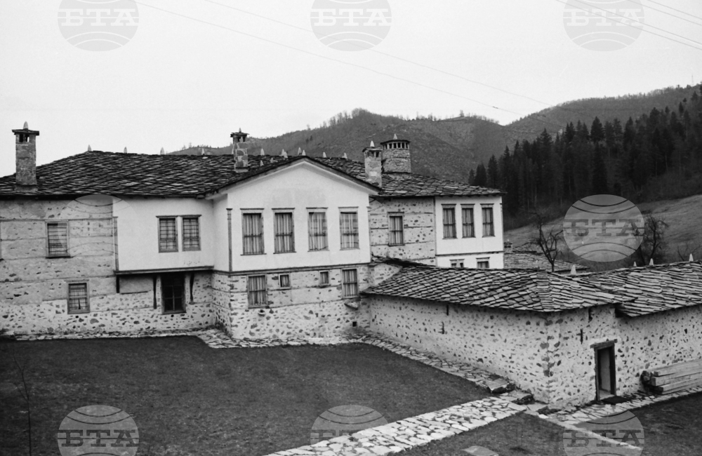 Агушеви конаци