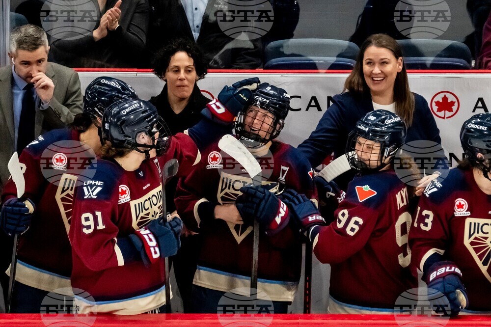 PWHL Charge Victoire Hockey