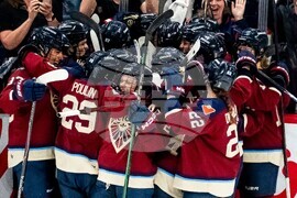 PWHL Charge Victoire Hockey
