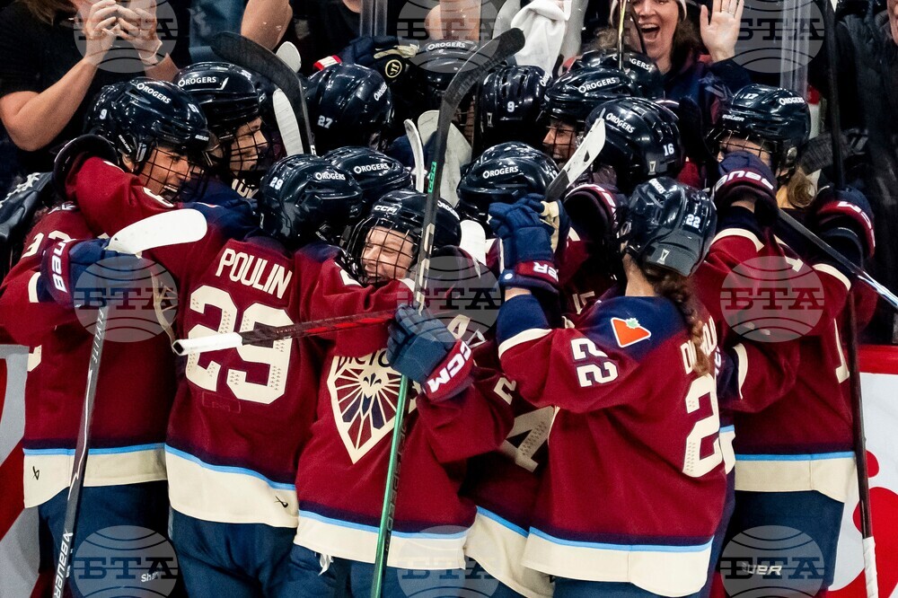 PWHL Charge Victoire Hockey