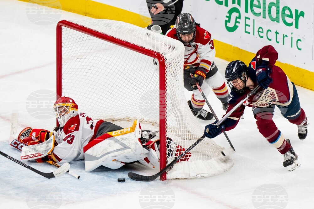 PWHL Charge Victoire Hockey
