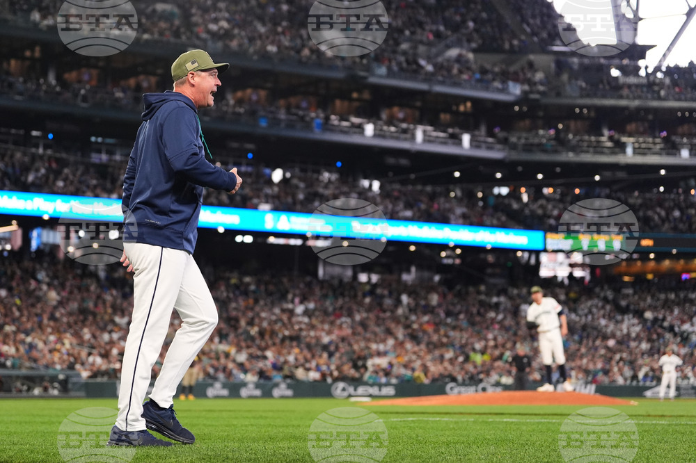 Padres Mariners Baseball