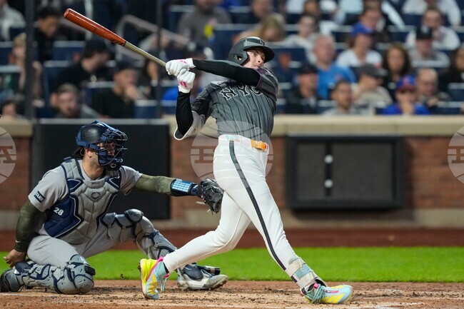 CORRECTION Yankees Mets Baseball
