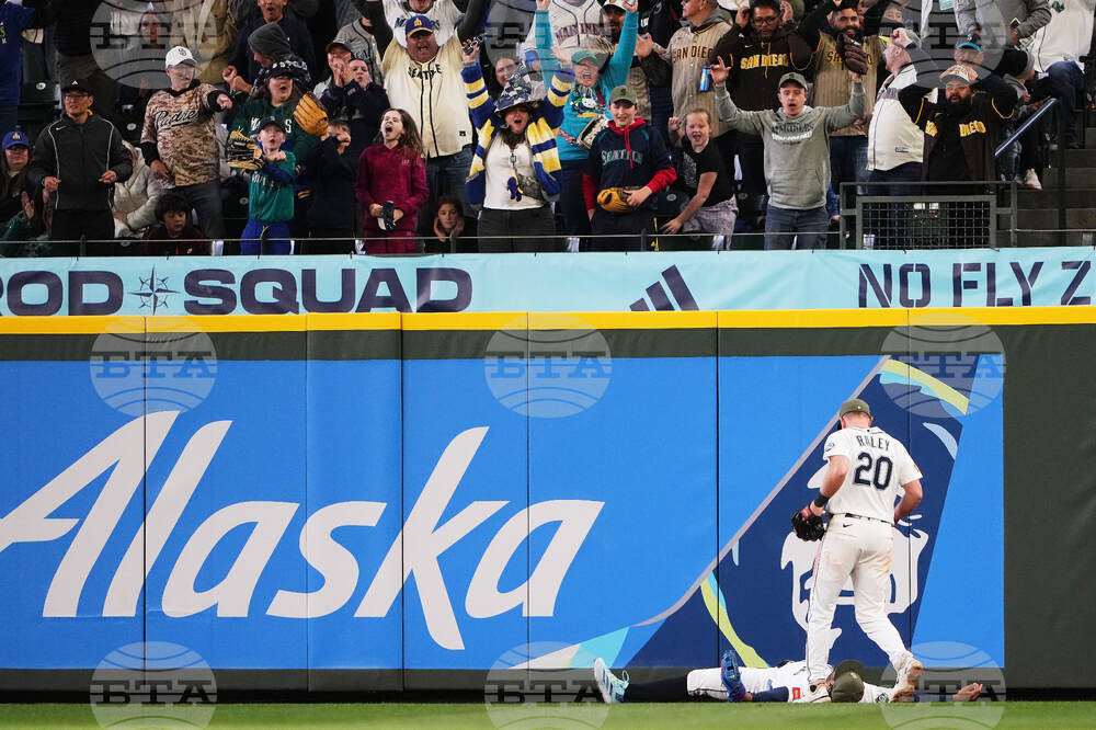 Padres Mariners Baseball