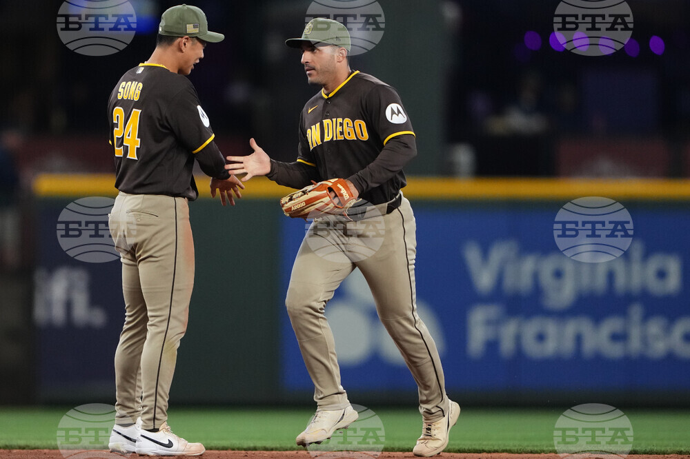 Padres Mariners Baseball
