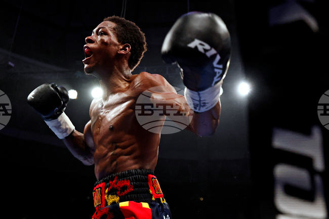 APTOPIX Davis Humaine Boxing