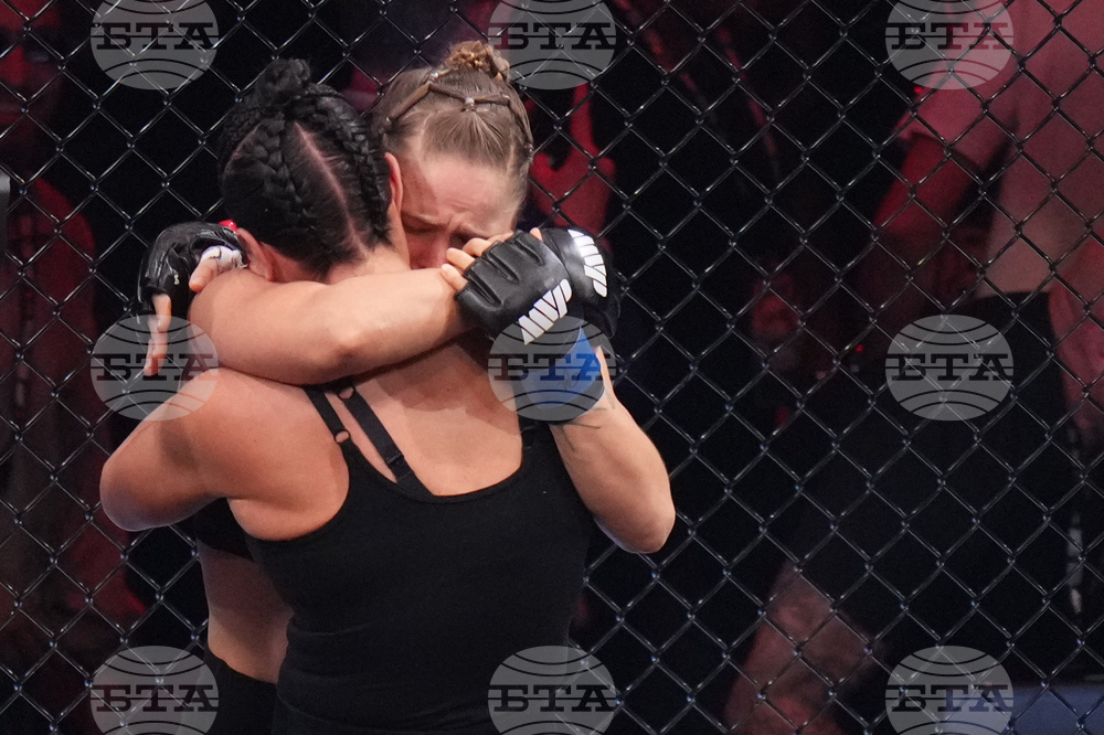 APTOPIX Rousey Carano Mixed Martial Arts