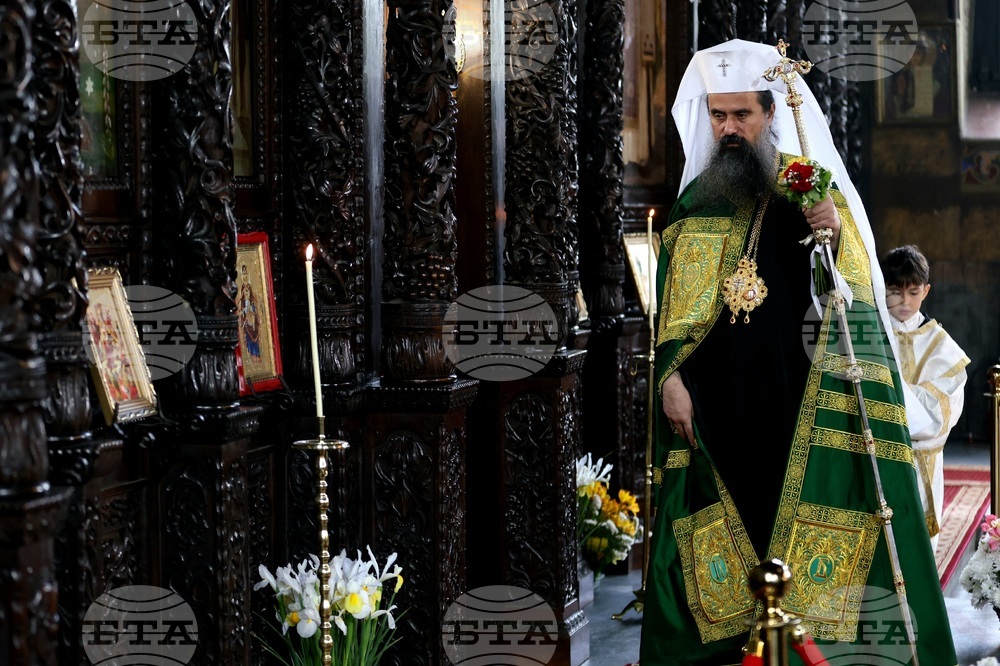 Патриарх Даниил - литургия - св. Николай Софийски
