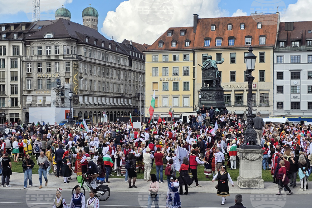 Bulgarian Dancers from 21 Countries Take Part in Great Bulgarian Horo Initiative in Munich