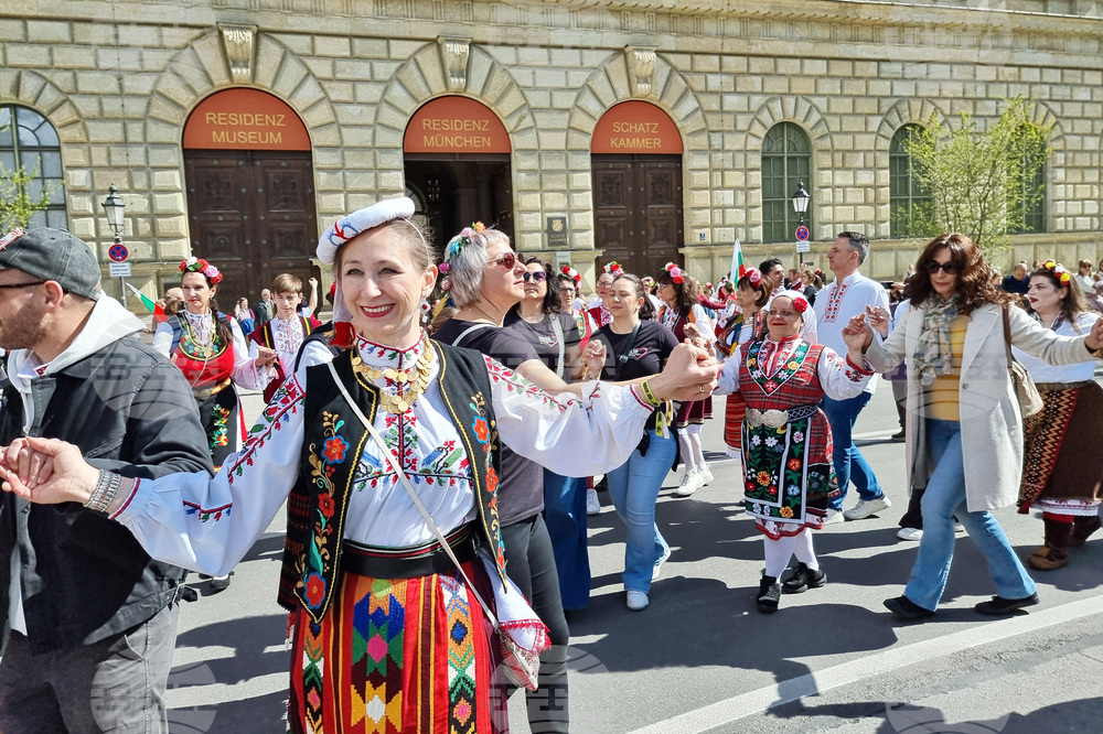 Германия - „Голямото българско хоро“ - фолклорна инициатива