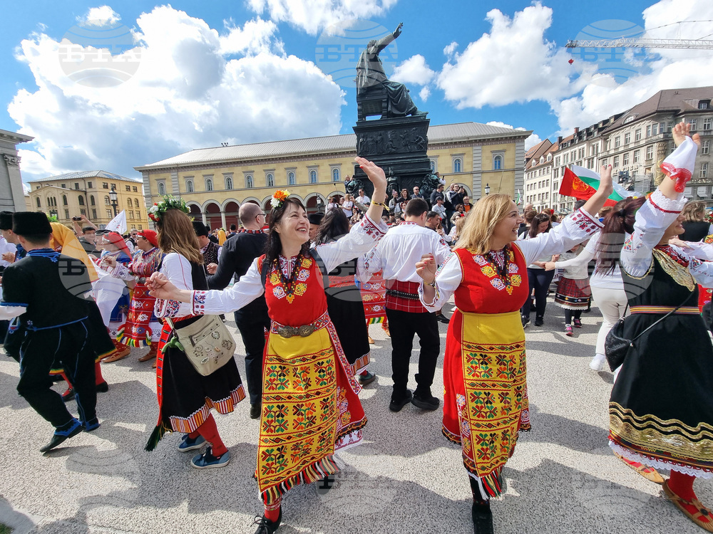 Германия - „Голямото българско хоро“ - фолклорна инициатива