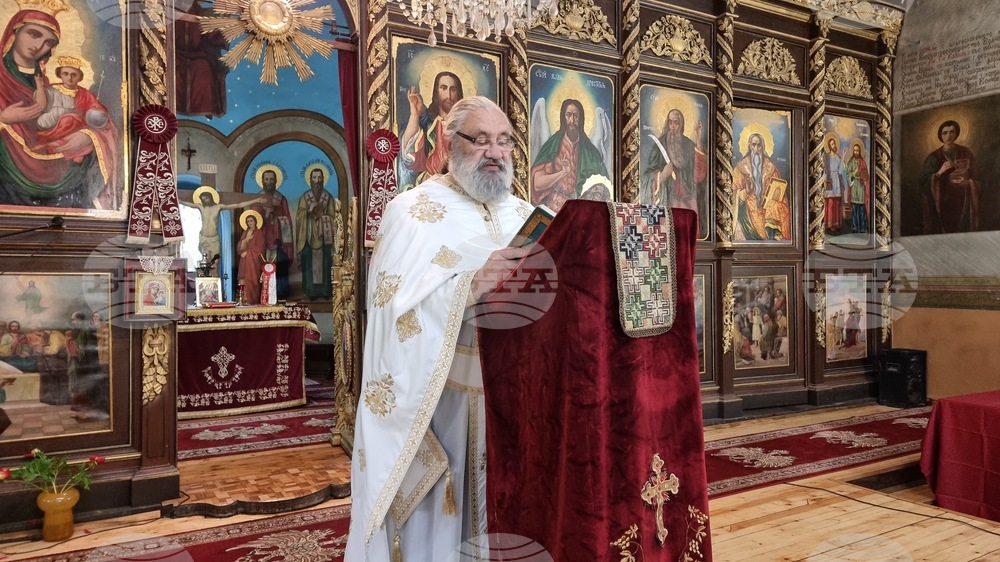 Сега е времето да сеем добродетели, за да пожънем радост в небесното царство, каза в проповедта си отец Димитър във Враца