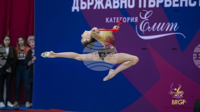 Миа Александрова от Левски спечели три златни медала на финалите на отделните уреди при девойки младша възраст на Държавното първенство по художествена гимнастика