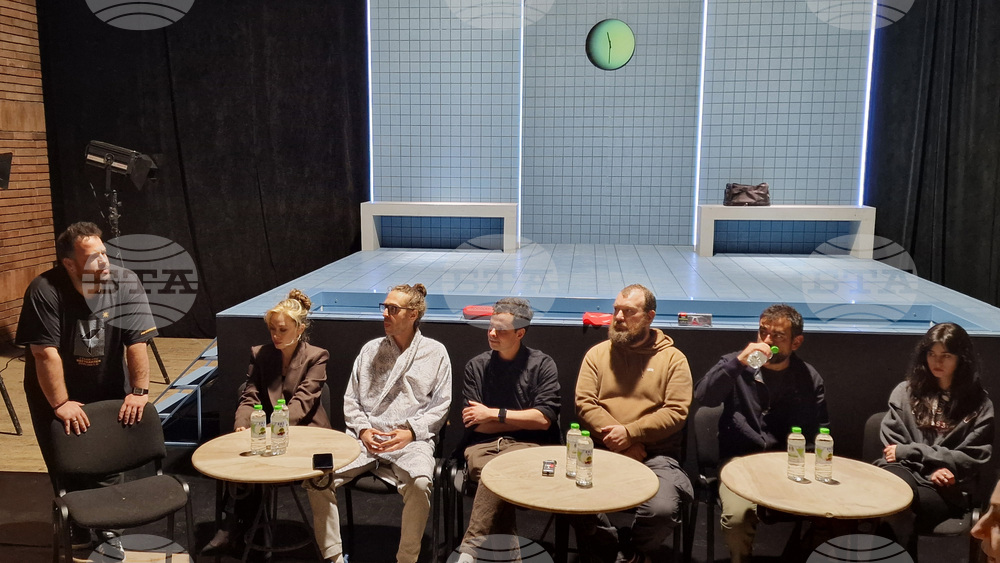 Премиерата на спектакъла „Червено Speedo" ще се състои в Драматично-кукления театър „Васил Друмев" на 20 май
