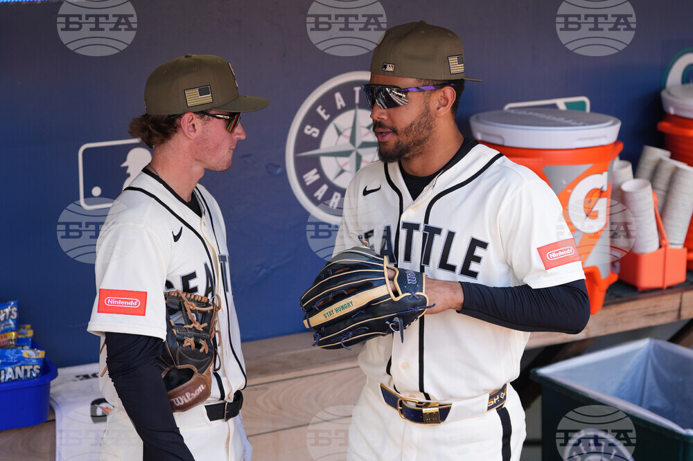 Padres Mariners Baseball