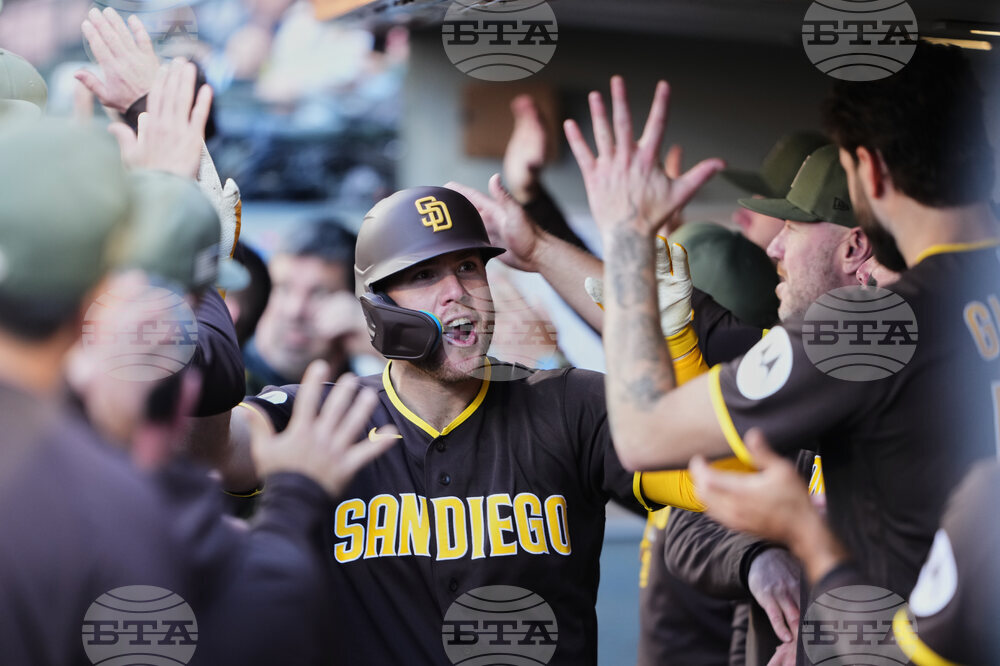 Padres Mariners Baseball