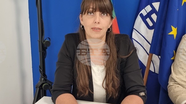 За нас успехът е, когато виждаме, че приемните родители са спокойни, а децата – сигурни и приети, каза на дискусия за приемната грижа Даниела Александрова