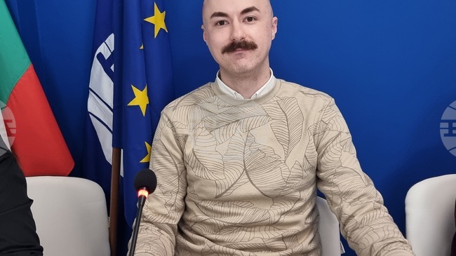 Работата на SOS Центъра за обществена подкрепа – Перник предшества и има пряко отношение към дейността на приемната грижа, каза ръководителят му