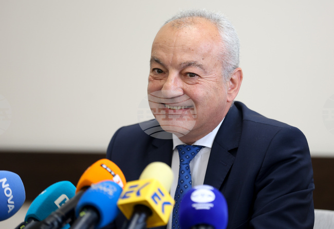 Finance Ministry Plans 10% Reduction of Public Sector Positions