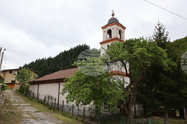 Vazrazhdane Party Tables Bill to Introduce Virtues and Religion as Mandatory School Subject
