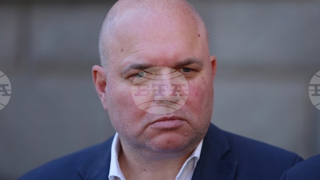 За шеф на дирекция „Хазарт“ към НАП се гласи човек, който е бил адвокат на водеща хазартна компания, казаха от „Демократична България“