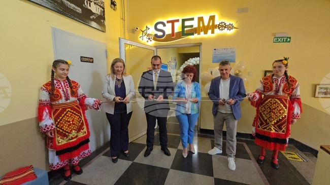 В нови STEM кабинети се обучават възпитаниците на Националната професионална гимназия по ветеринарна медицина в Ловеч