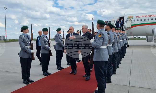 Премиерът Румен Радев пристигна в Берлин за среща с канцлера Мерц