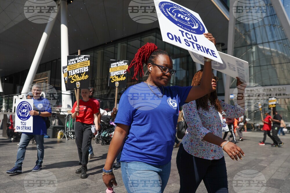 APTOPIX Long Island Rail Road Strike