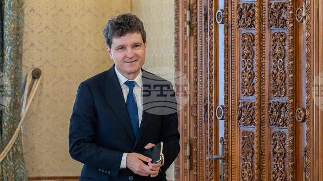 Парламентарната група „Обединени за Румъния“ е склонна да подкрепи АУР, ако президентът им връчи мандат за формиране на мнозинство