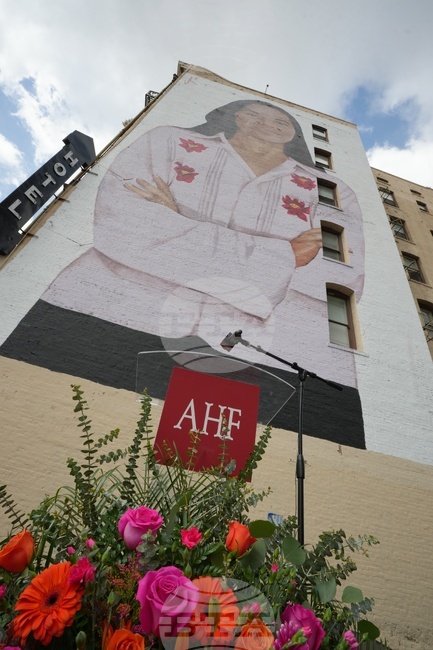 Joyful Crowd Celebrates Dolores Huerta as AHF’s Robert Vargas Mural Unveiled