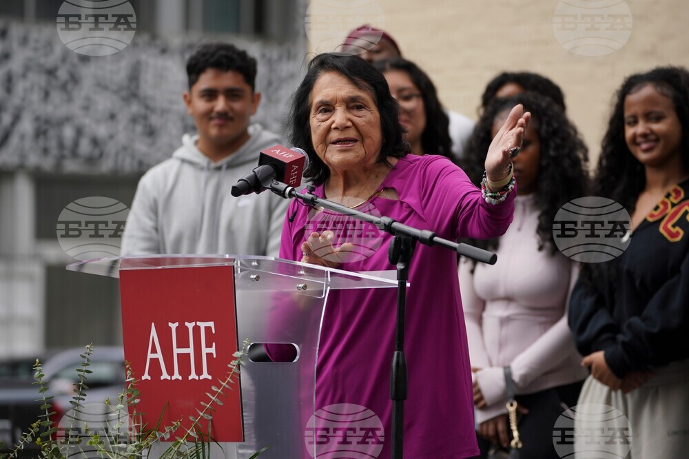 Joyful Crowd Celebrates Dolores Huerta as AHF’s Robert Vargas Mural Unveiled