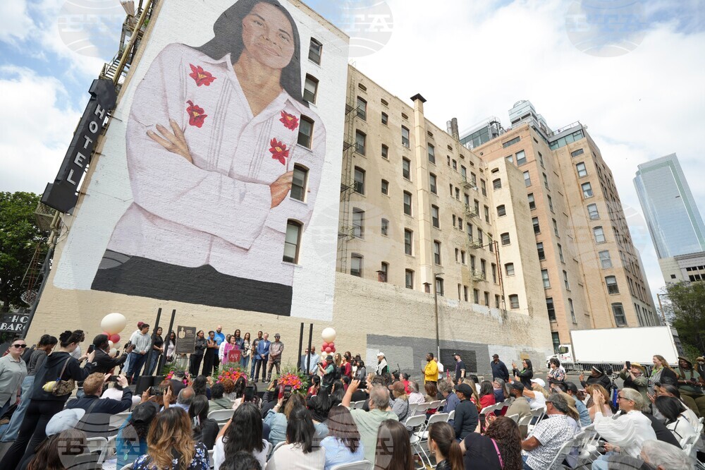 Joyful Crowd Celebrates Dolores Huerta as AHF’s New Robert Vargas Mural Unveiled