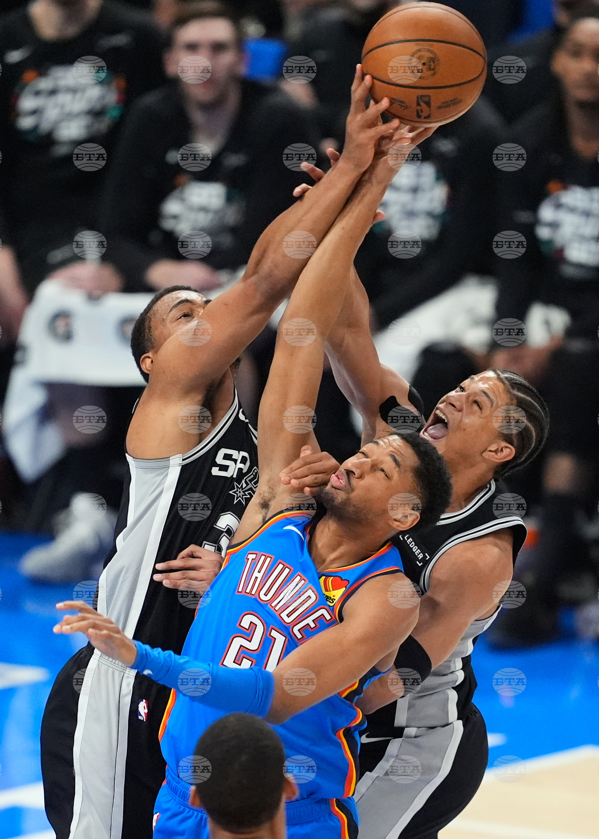 APTOPIX Spurs Thunder Basketball