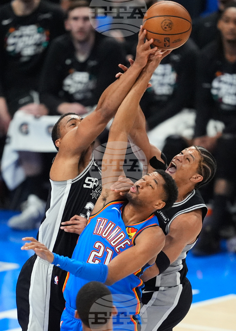 APTOPIX Spurs Thunder Basketball