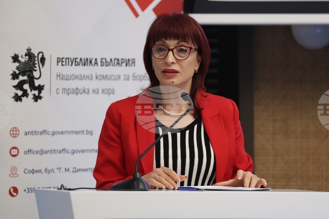 Трафикът на хора е сред най-динамично развиващите се форми на организирана престъпност, каза секретарят на Националната комисия за борба с трафика на хора