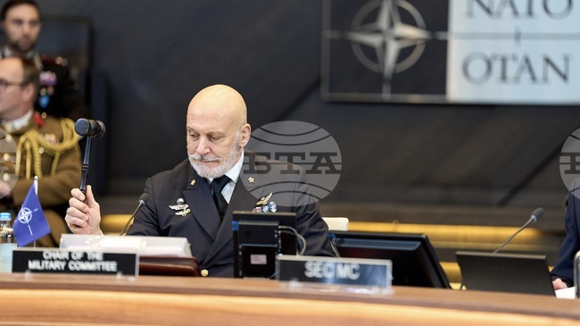Време е за дисциплина и действие, каза ръководителят на Военния комитет на НАТО