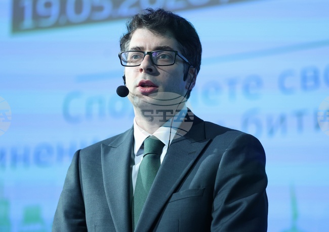 България ще търси активна политика на европейско ниво в сферата на енергетиката, каза вицепремиерът Атанас Пеканов 
