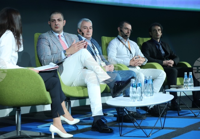 Experts Discuss Energy Policy, Crisis at Sofia Forum