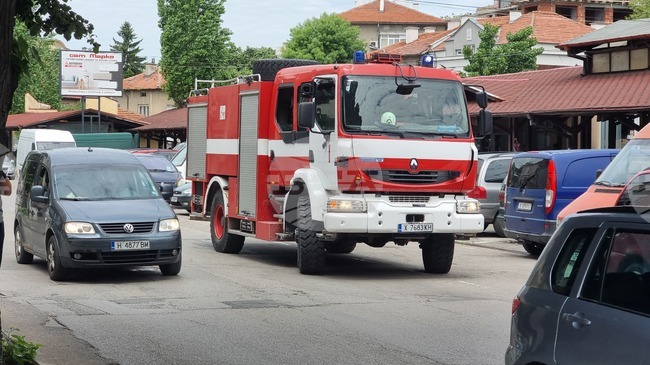 Потушени са 56 пожара в страната през изминалото денонощие, мъж на 89 г. от Ямбол е с леки изгаряния от взрив на неизправна газова бутилка 