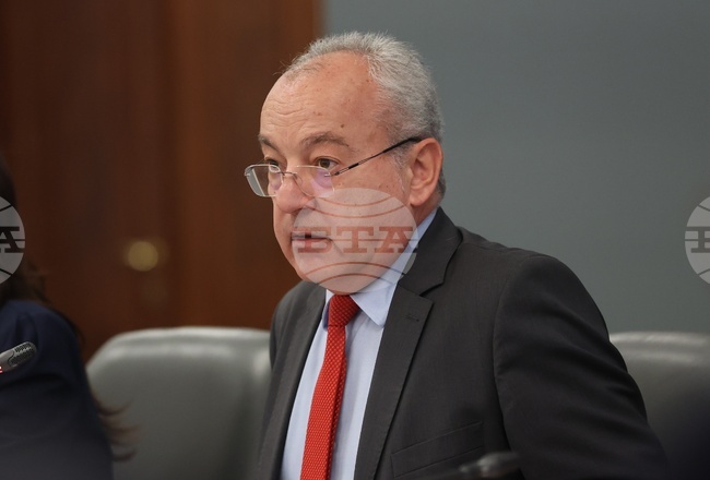 Гълъб Донев е определен за председател на Съвета за административната реформа