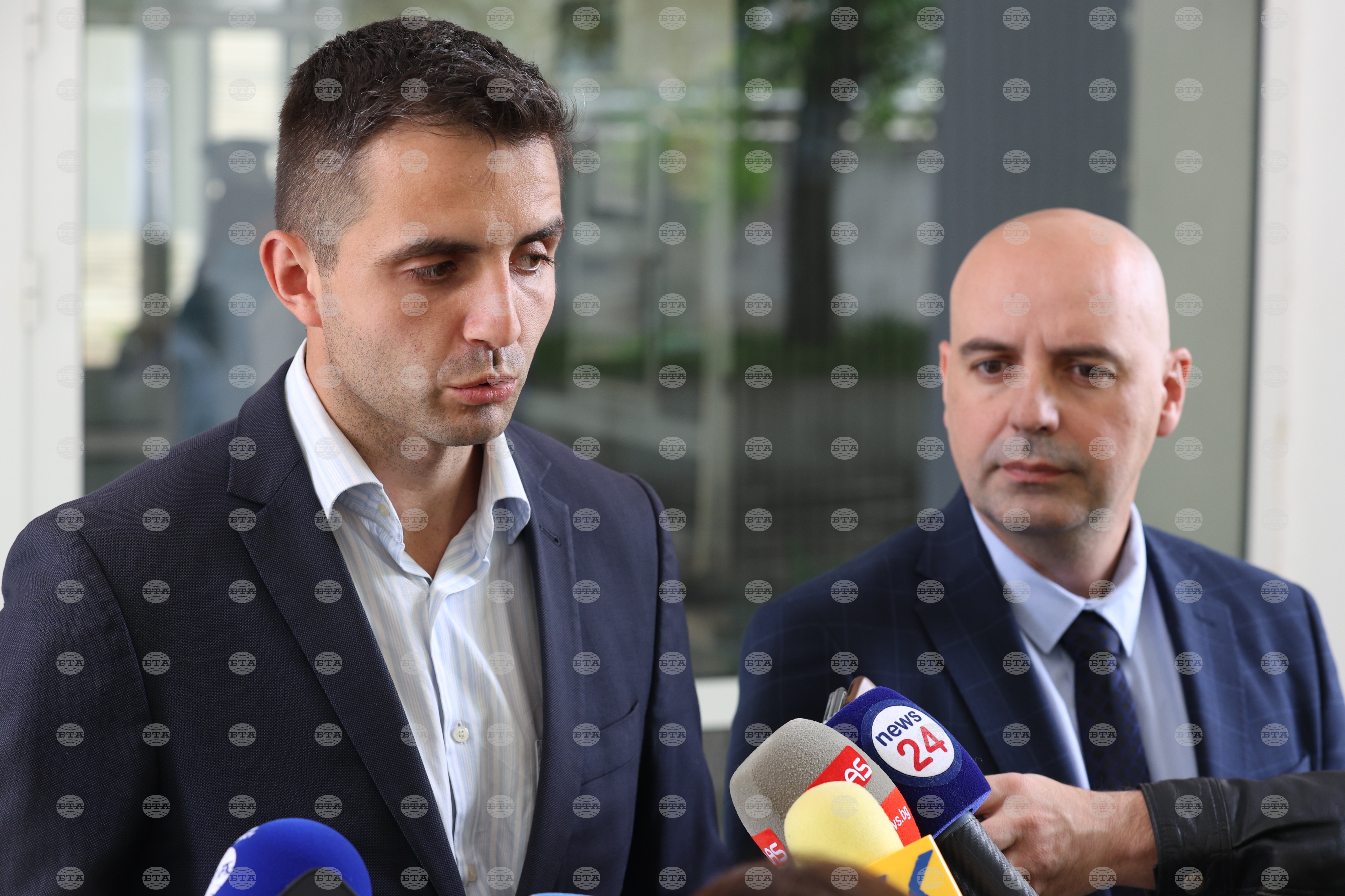 Двама криминално проявени са обвинени за кражба на 100 хил. евро от метална каса на автокъща в Банкя