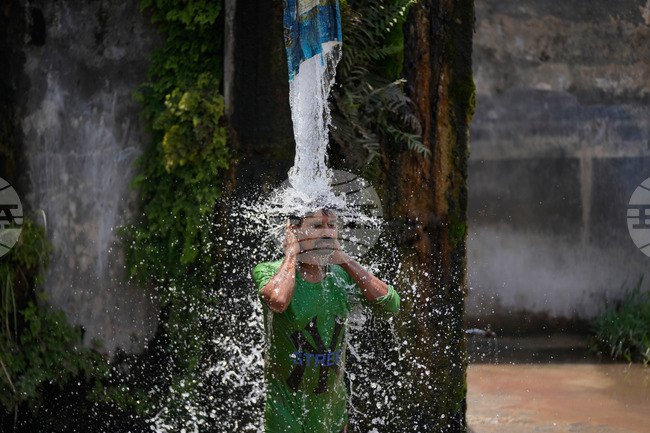APTOPIX India Hot Summer