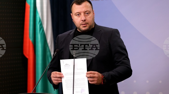 „Възраждане“ сме против приемането на промени в Правилника за дейността на НС и ще гласуваме „против“, каза Петър Петров 