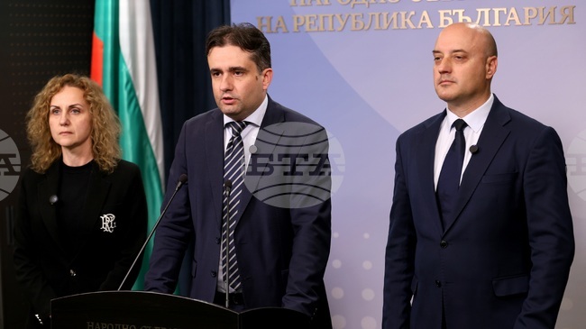 Парламентът е място за дебат, за контролиране на изпълнителната власт и ще настояваме тези инструменти да се запазят, казаха от ДБ