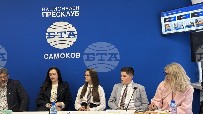 Славейков е от авторите, които са за елитарния по дух човек, каза директорът на Професионалната гимназия по туризъм в Самоков Борислава Хаджийска