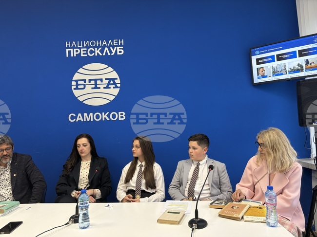 Славейков е от авторите, които са за елитарния по дух човек, каза директорът на Професионалната гимназия по туризъм в Самоков Борислава Хаджийска